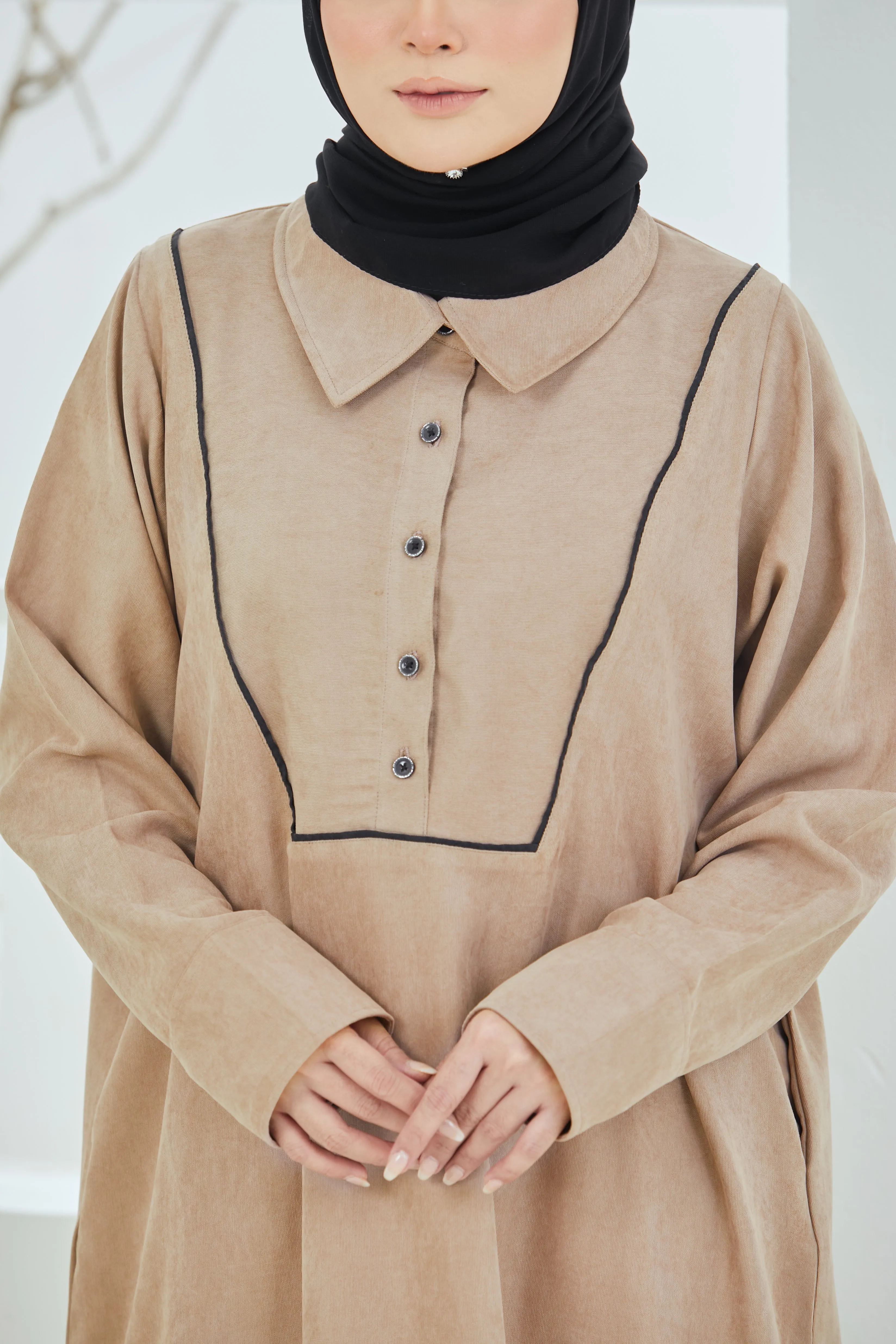 Aira Abaya in Beige