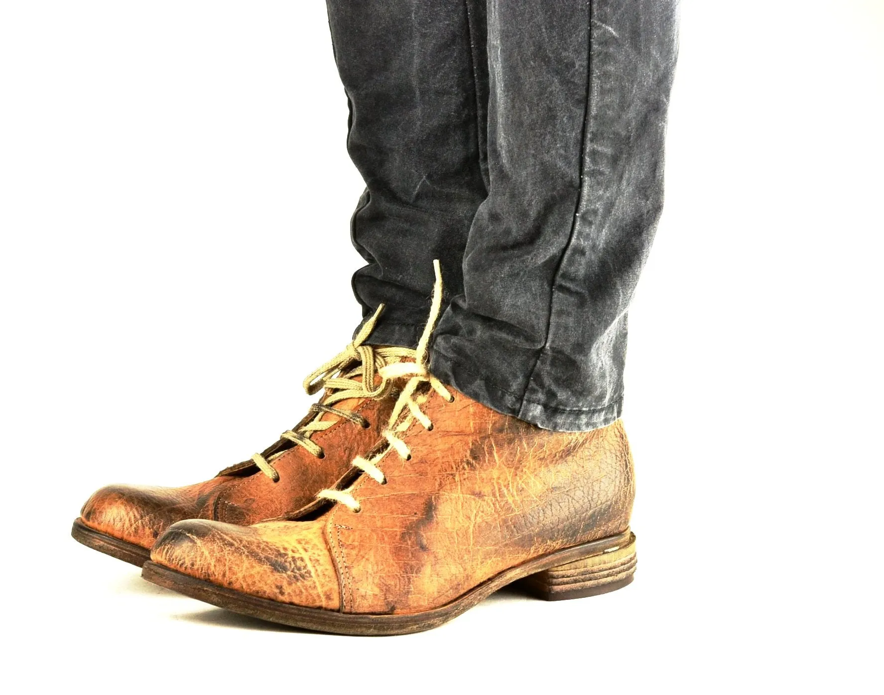 Asym derby boot  |  reverse bison stain