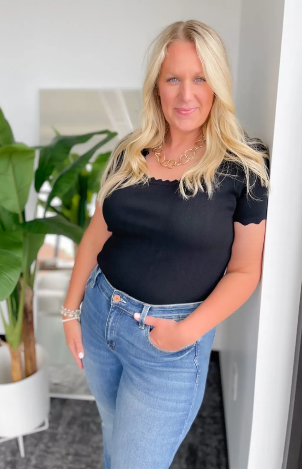 Kathy Scalloped Black Top-Curvy