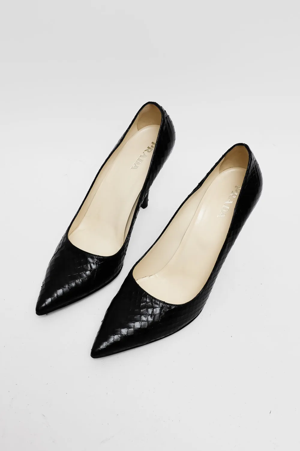 PRADA 39 1/2 BLACK LEATHER POINTY PUMPS