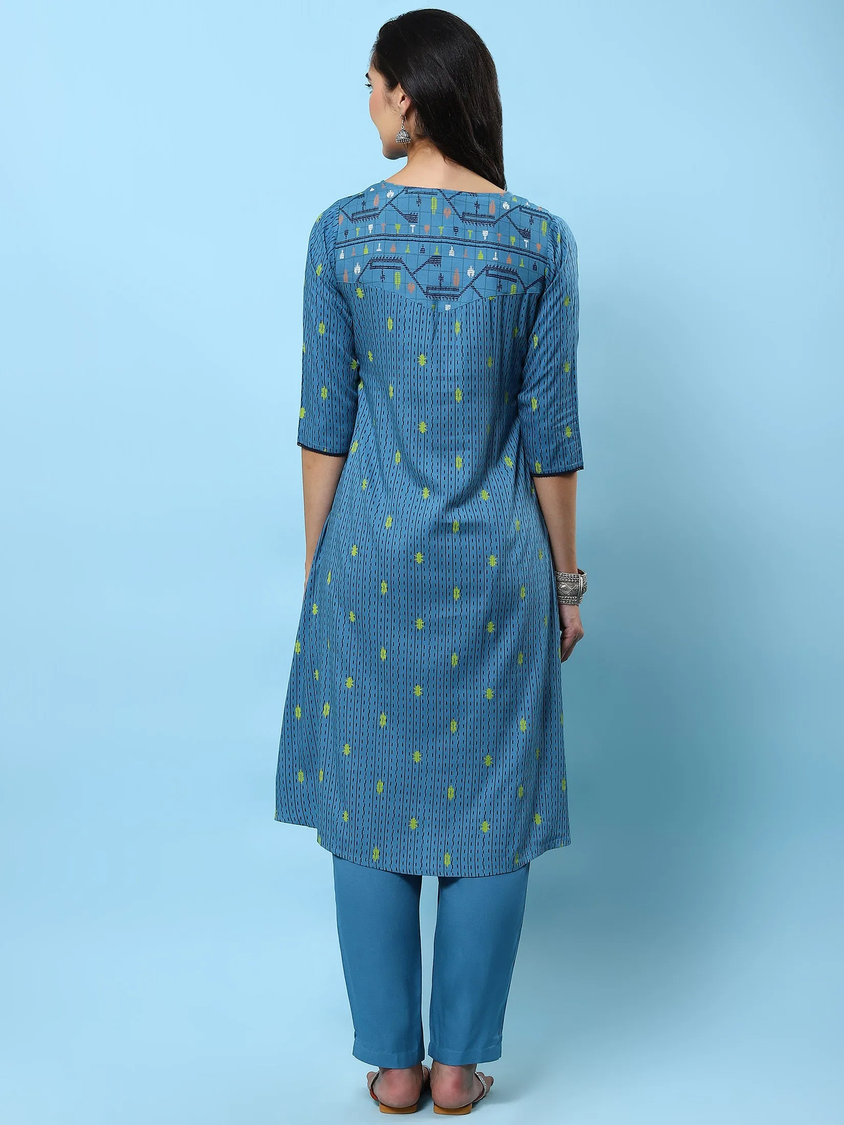 Women Blue Aztec Printed Kurta With Trouser