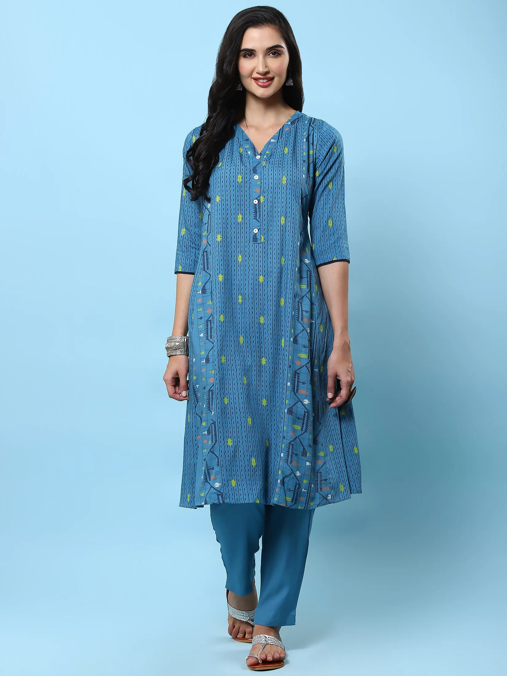 Women Blue Aztec Printed Kurta With Trouser